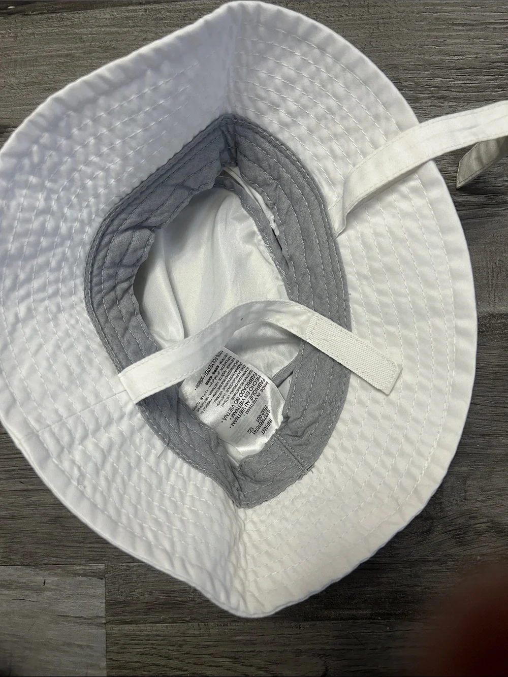 Nike White Kids Bucket Hat with Black Swoosh - Picture 2 of 3